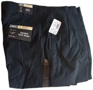 G.H. Bass & Co Mens Pleated Twill Khaki Pants Black Size 38x30 100 Percent Cotton New