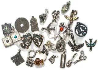 Vintage Mixed Lot 32 Silver Tone Charms Pendants Jewelry Making Bijouterie
