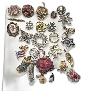 Lot 28 Vintage Rhinestone Enamel Flower Animal Holiday Brooches Pins Mixed